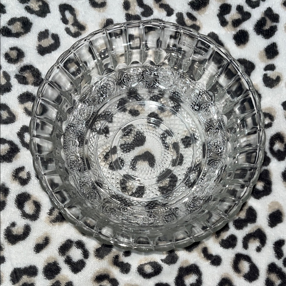 KIG Elegant Fleur de Lis Pressed Glass Bowl